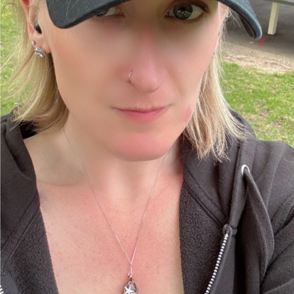 Meet your Posher, Sara - Picture 5 of 5